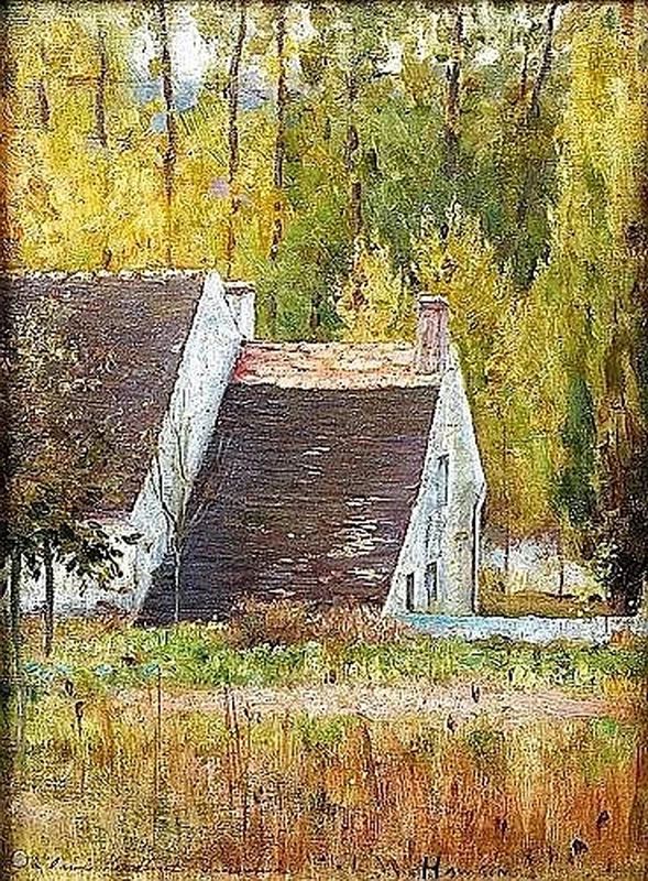 Vista di una casa davanti a un bosco